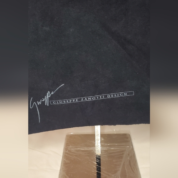 GIUSEPPE ZANOTTI DESIGN- cotton shoe dust bag 14" x 9 1/2 " - Picture 5 of 5